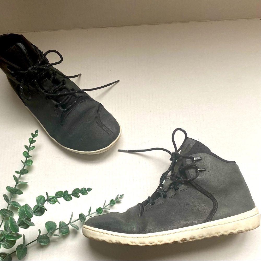 Vivobarefoot Borough black camel hide high top sneaker - Size 9 men / 10.5 women